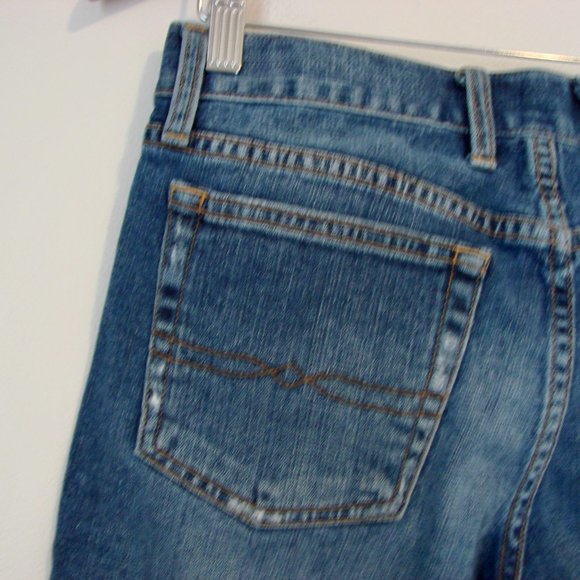 Lucky Brand Jean Shorts Abbey Bermuda Long Denim Frayed Raw Hem Size 4  / 27 - Picture 12 of 16